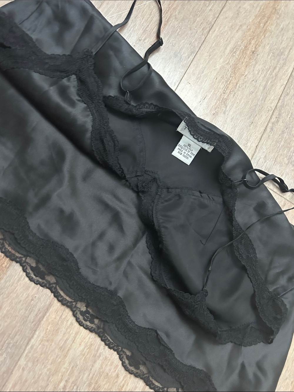 VTG Allison Taylor Black Lace-Trim Silk Camisole Top size XL - Picture 10 of 16